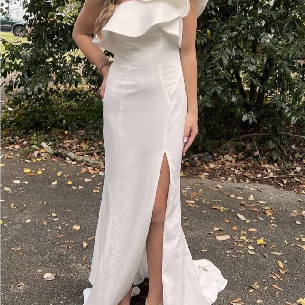 Chic One-Shoulder White Evening Dress
